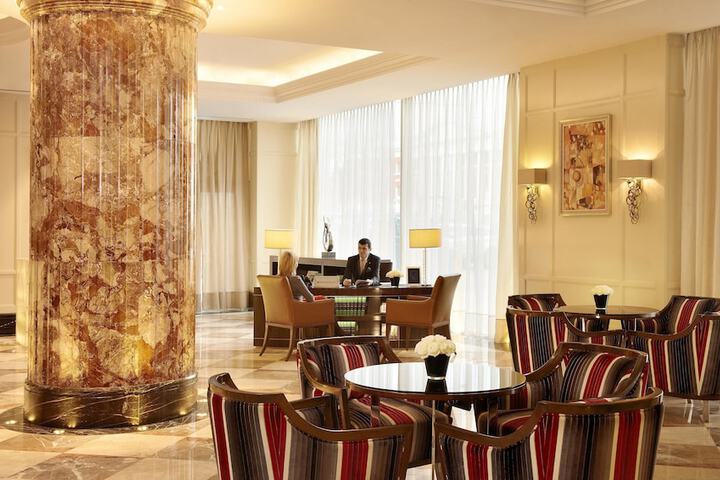 Entrance & Lobby