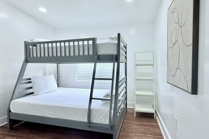 Room 14 of 65