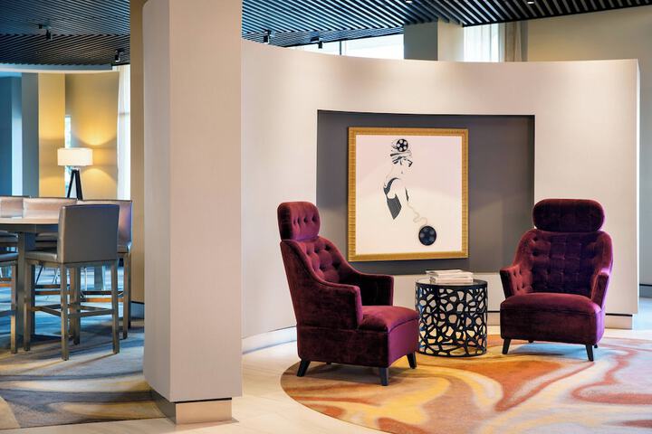 Lobby lounge