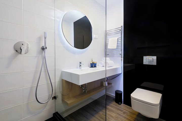 Room 14 of 25