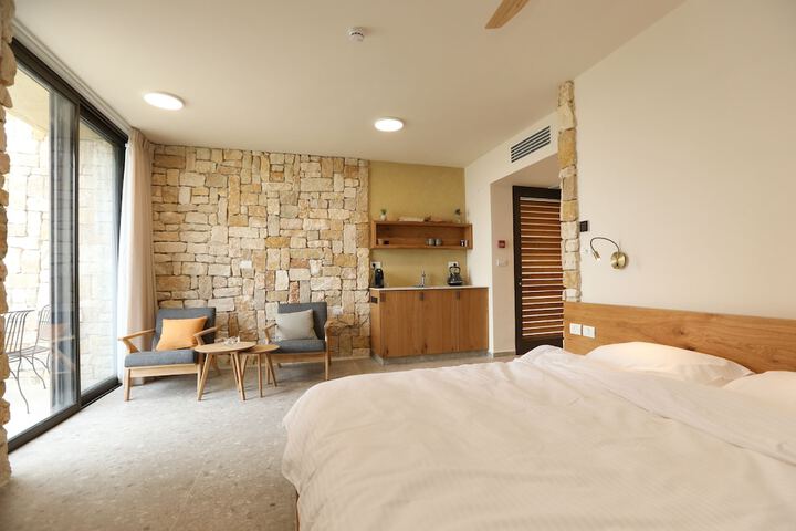 Room 5 of 52