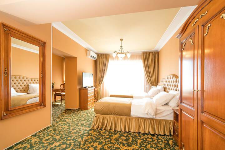 Room 12 of 39