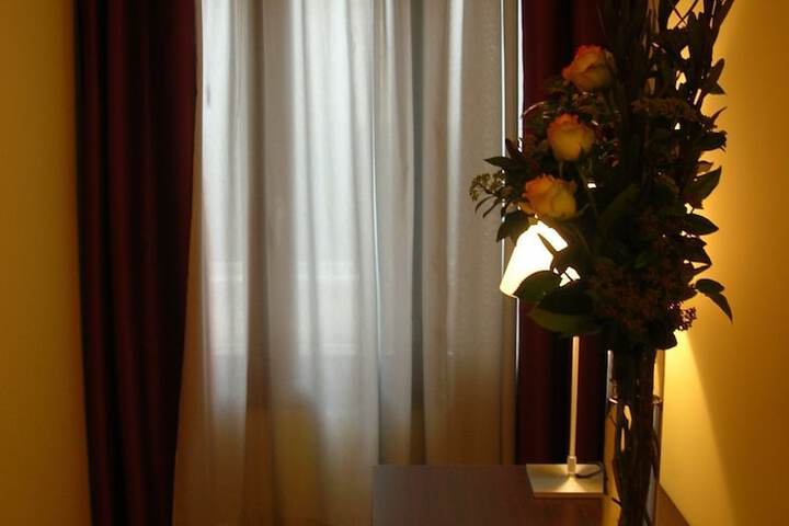 Room 3 of 39