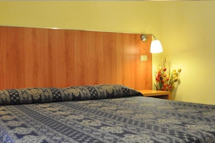 Room 19 of 28