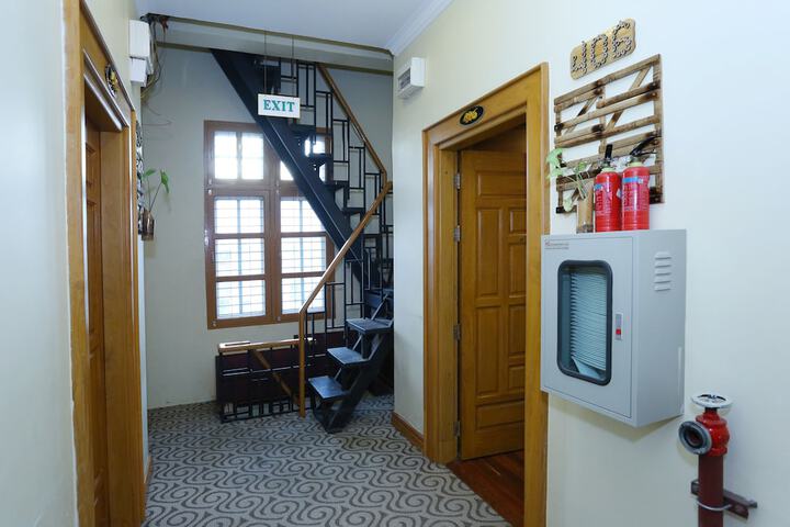 Ballroom/Hall 43 of 55