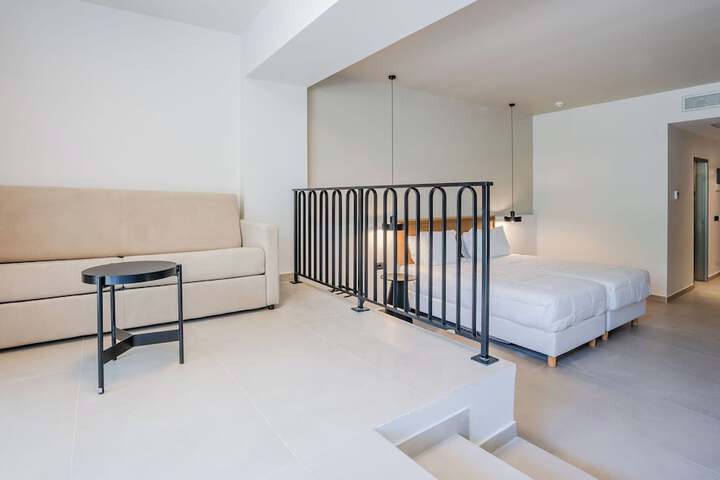 Room 26 of 160