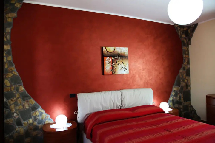 Room 5 of 17