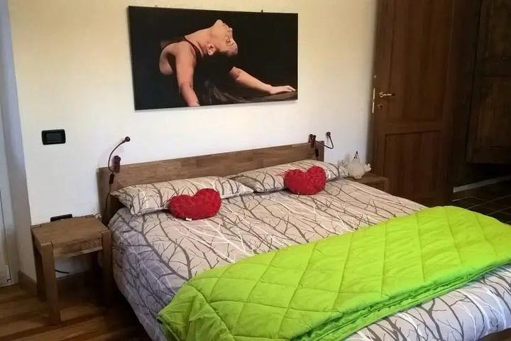 Room 4 of 10
