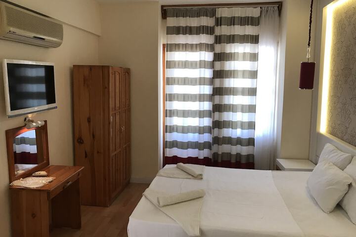 Room 3 of 26