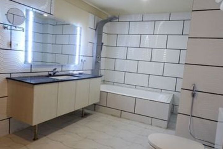 Room 2 of 37
