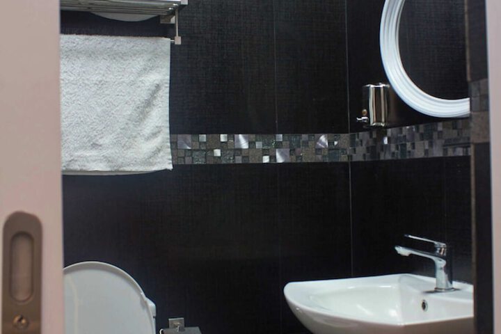 Room 52 of 114