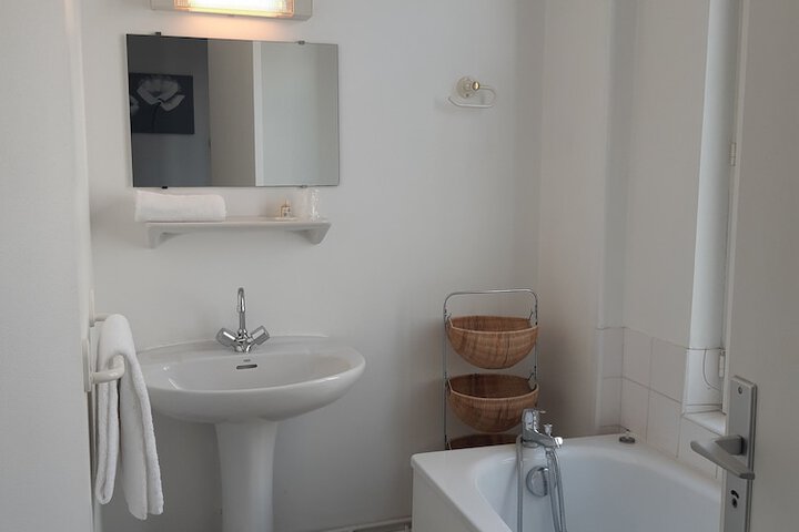 Room 25 of 31