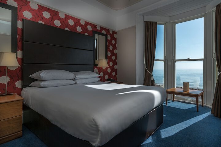 Room 32 of 64