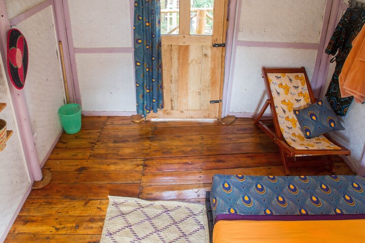 Room 12 of 22