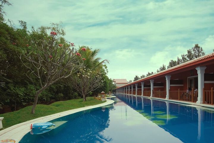 Pool Hotel