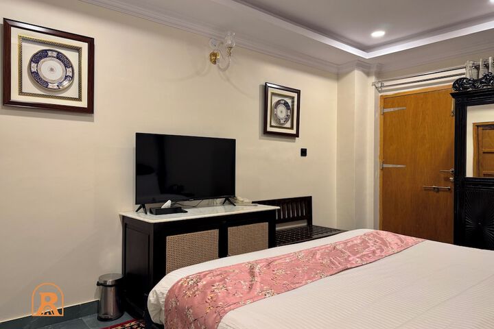 Room 53 of 97