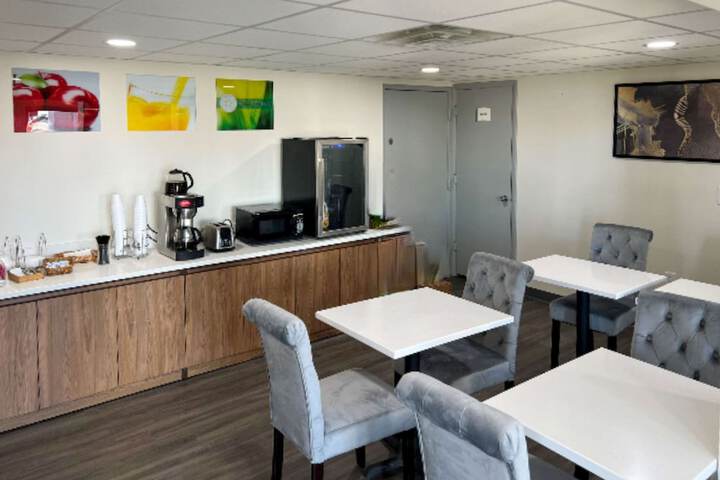 Breakfast/Coffee Service 11 of 14