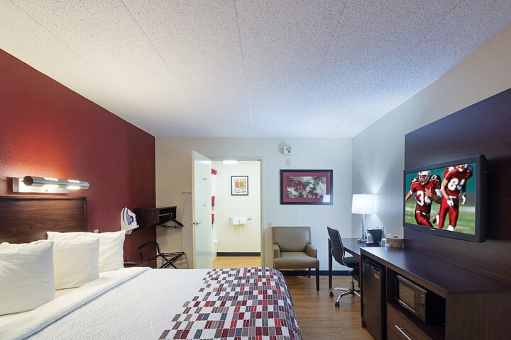 ADA Accessible Deluxe King (14 of 23)