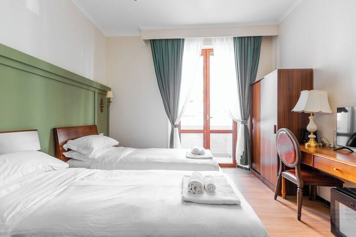 Room 14 of 96