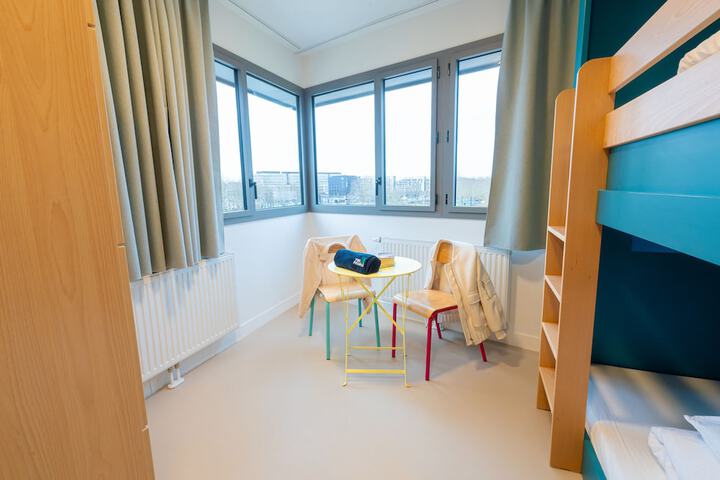 Room 16 of 31