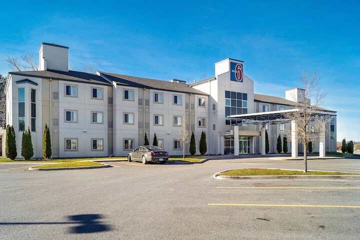 Hotel 24 of 27