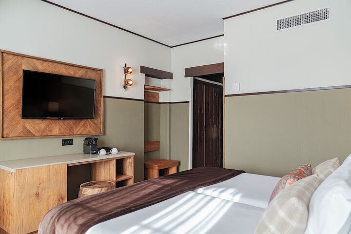 Room 27 of 85