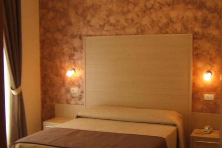 Room 5 of 21