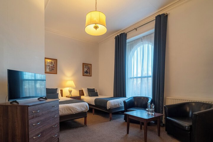 Room 15 of 103