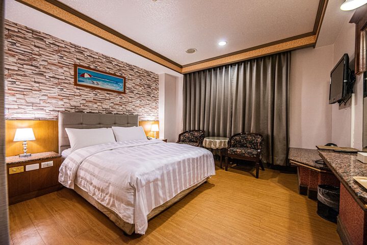 Room 10 of 68