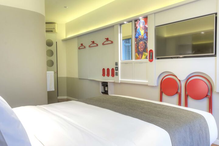 Room 2 of 133