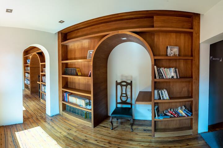 Room 11 of 29
