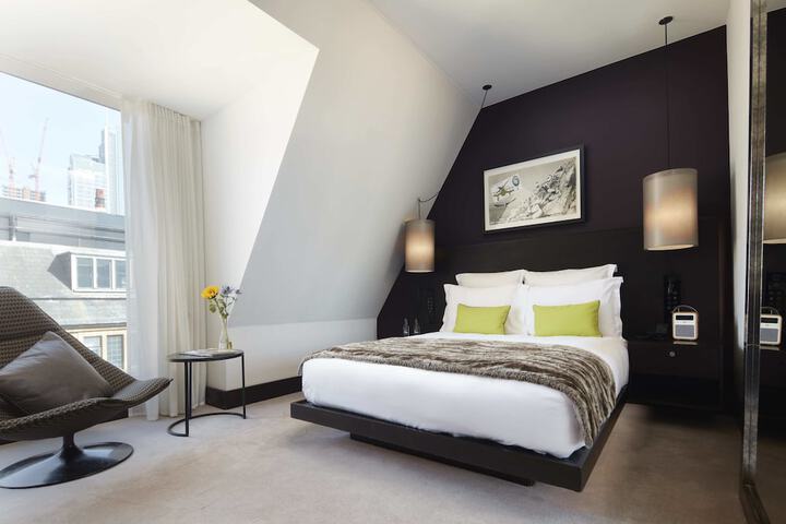 Room 15 of 77