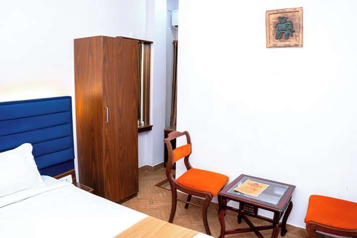 Room 18 of 74