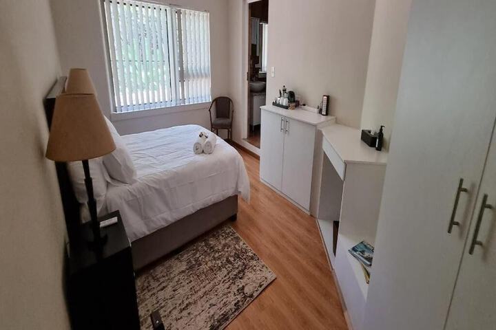 Room 10 of 52
