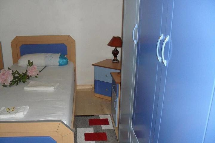 Room 5 of 44