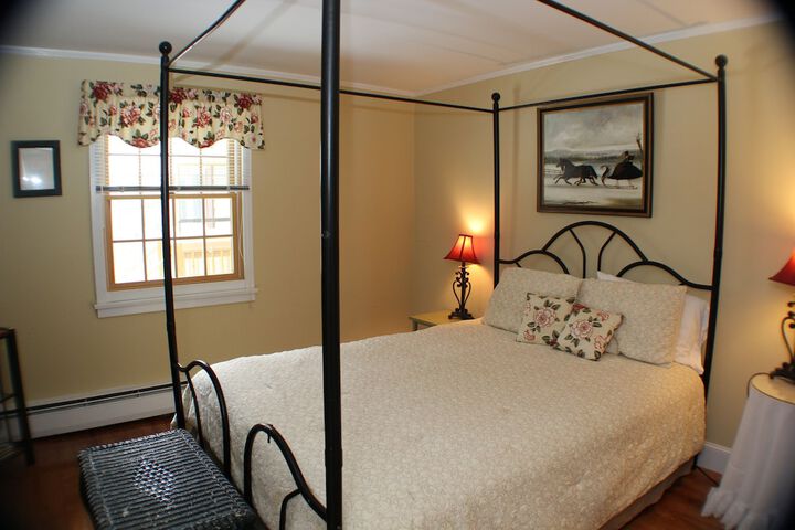 Room 13 of 36