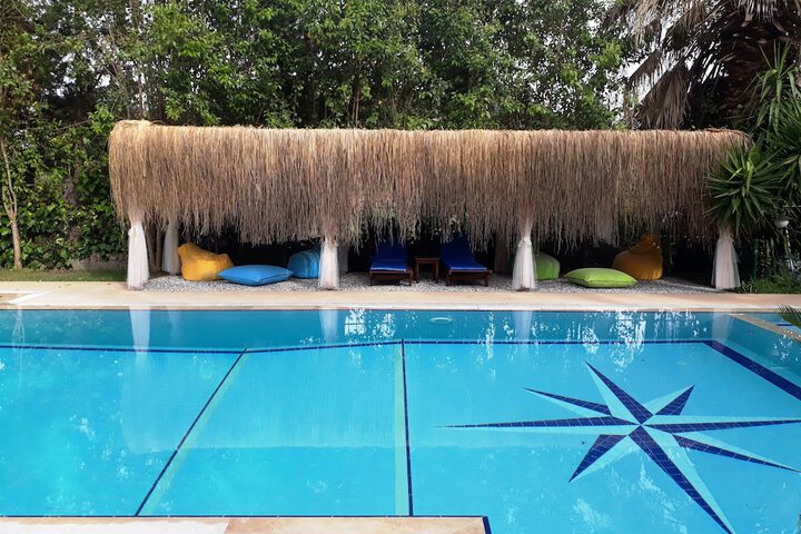 Pool Hotel