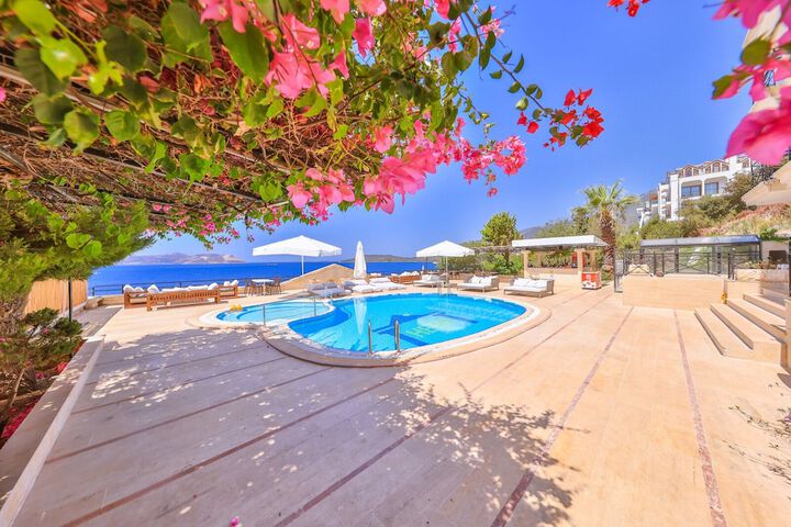 Pool Hotel