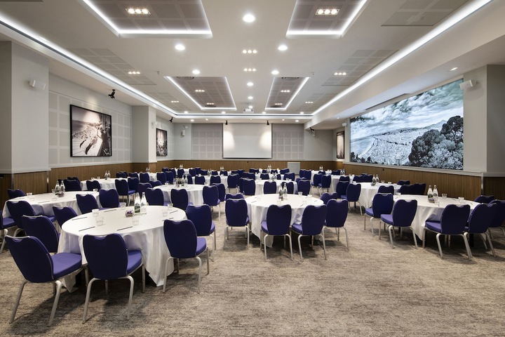Ballroom/Hall 141 of 167
