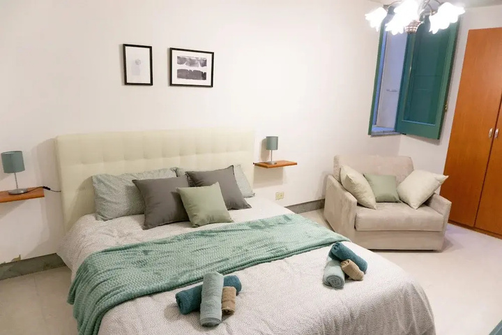 Room 8 of 22