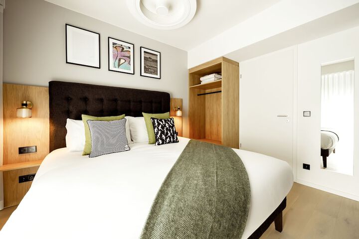 Room 4 of 85