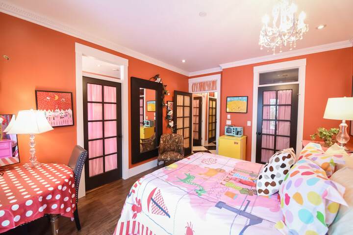 Room 9 of 85