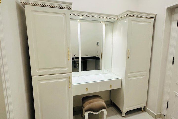 Room 16 of 82