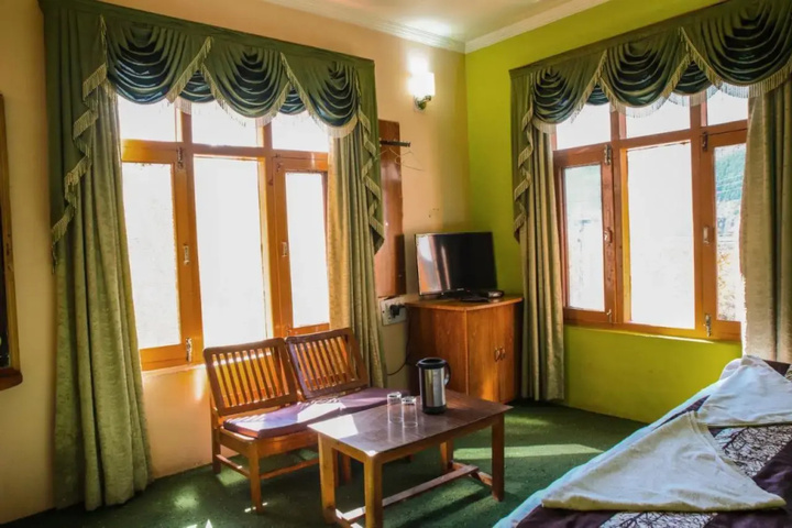 Room 2 of 23