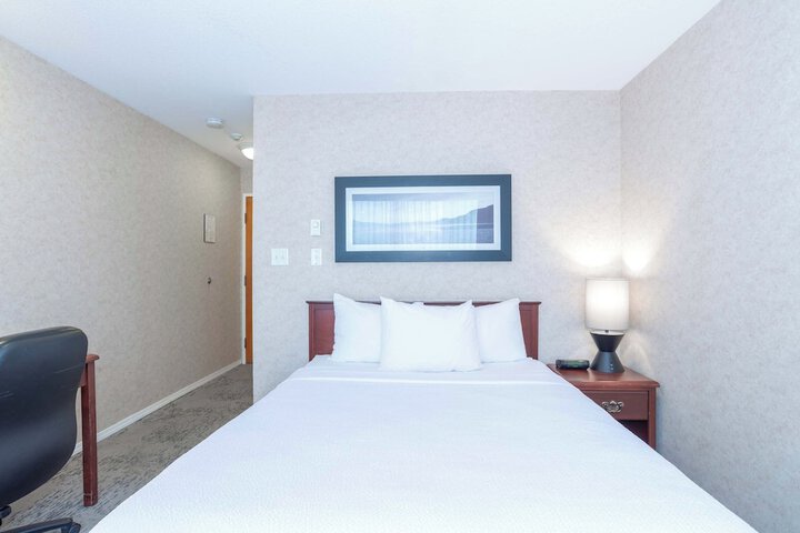 Room 5 of 34