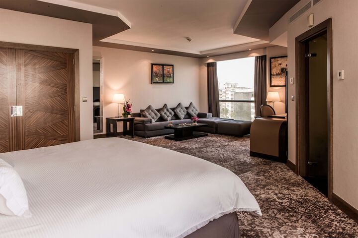 Room 10 of 78