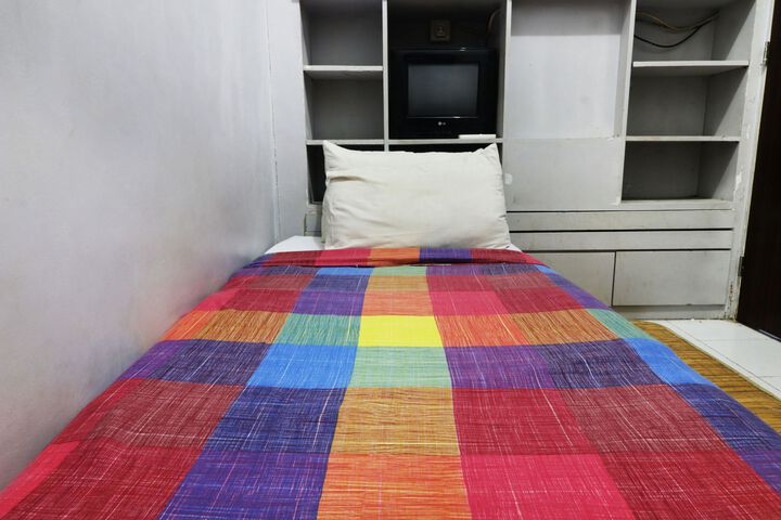 Room 10 of 18