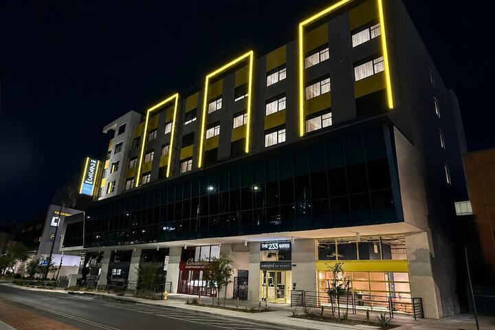 Exterior of The 233 Suites Unscripted by Hyatt