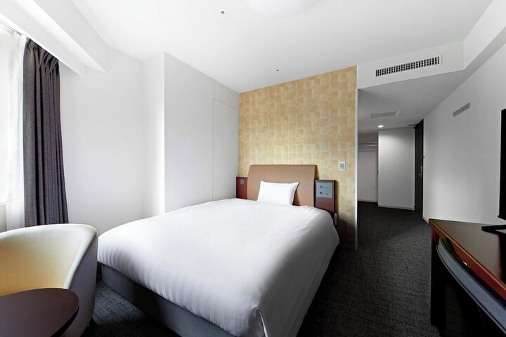 Room 5 of 6
