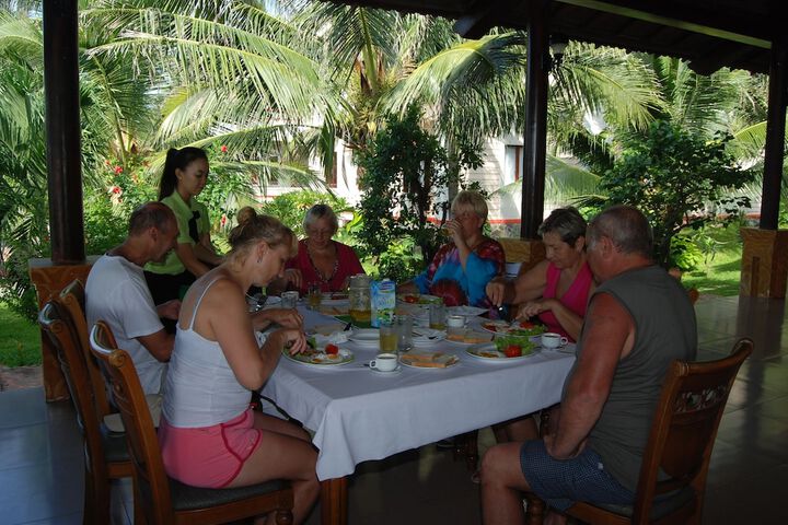 Dining 48 of 70